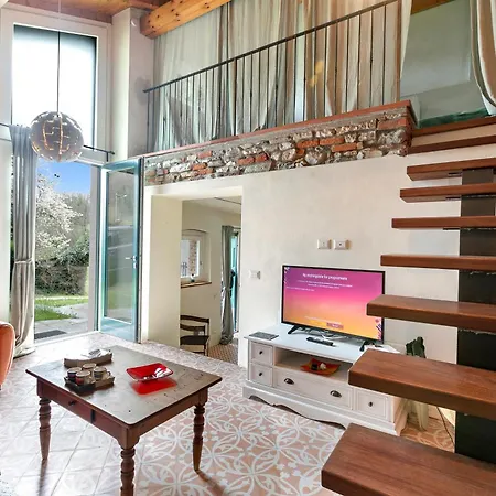 Appartamento La Maison Du 50 Meters From - Happy Monvalle